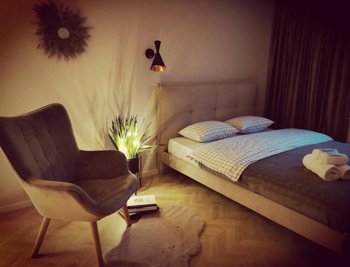 Cosy Old Town Apartment Klaipėda Exteriör bild